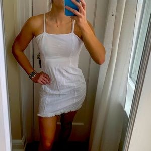 NWOT 🤍 White Linen Vacation Mini Dress w/ adorable pineapple 🍍 print! Sundress